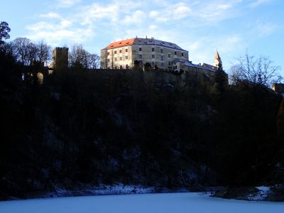 Bítov je impozantní i z druhé strany